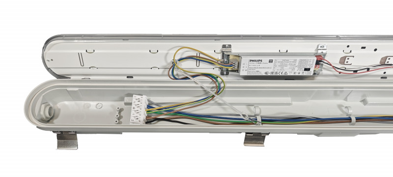 RETROVA EXTREME EM 1570 55-840-865-9750LM 185lm/W max.