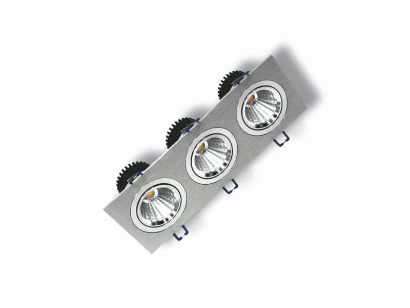 Livia Triple 30-830-2400LM