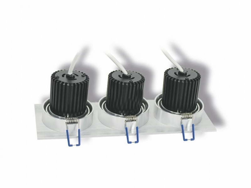 Livia Triple 30-830-2400LM